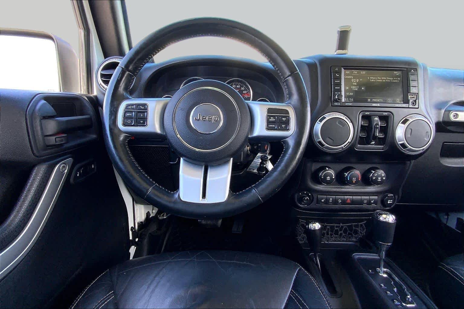 Used 2014 Bright White Clearcoat Jeep Rubicon X image 6