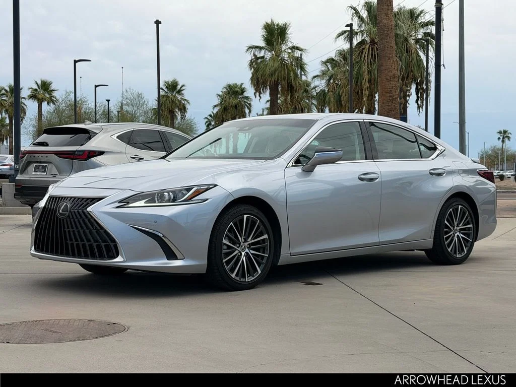 Used 2025 Silver Lexus 300h image 2