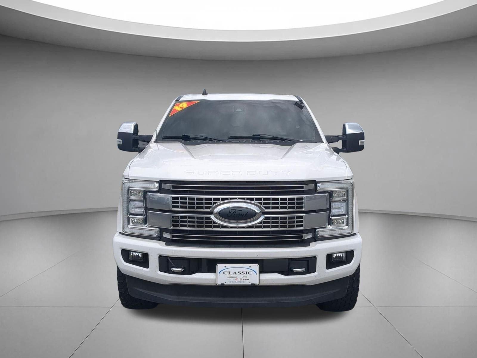 Used 2019 White Platinum Metallic Tri-Coat Ford Platinum image 8