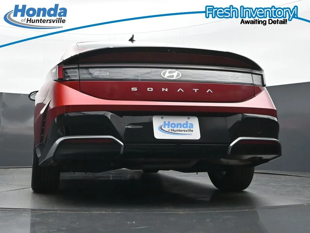 Used 2025 Red Hyundai SEL image 32