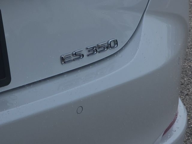 Used 2025 White Lexus 350 image 13