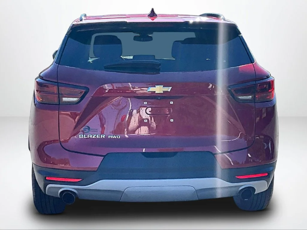 Used 2023 Red Chevrolet LT image 5