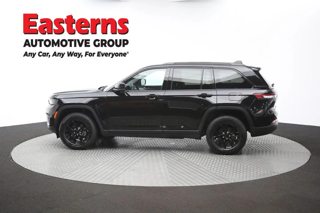 Used 2025 Black Jeep Altitude image 61