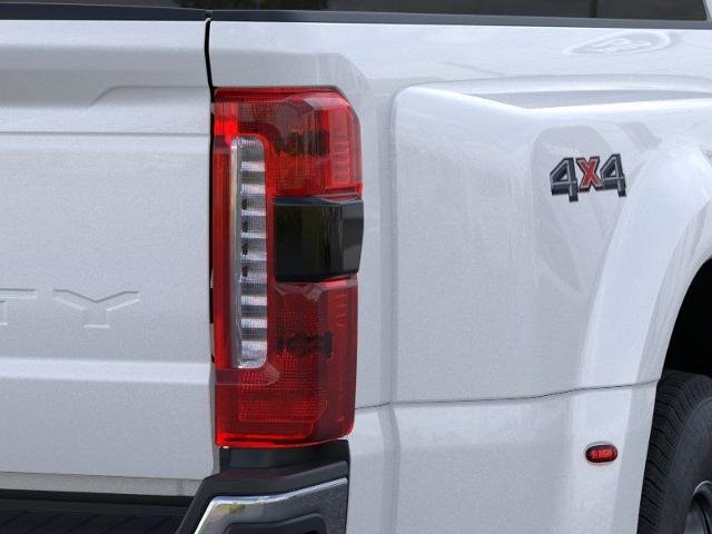 New 2026 Star White Metallic Tri-Coat Ford F-350® Lariat® image 43