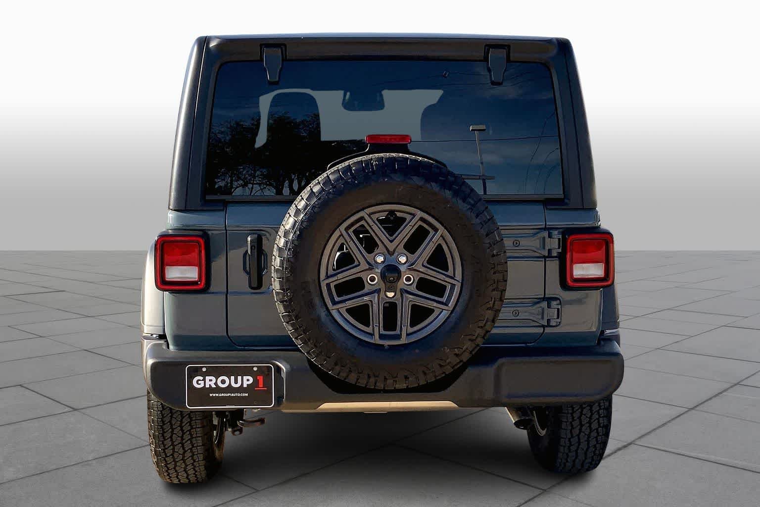 New 2026 Anvil Clearcoat Jeep Sport S image 4