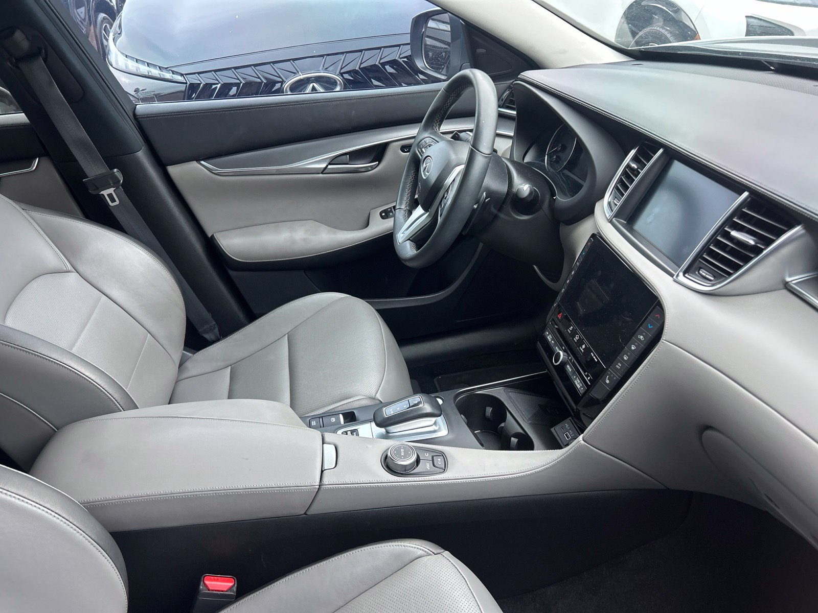 Used 2023 Gray INFINITI LUXE image 15