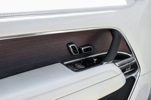 New 2026  Land Rover SE image 53