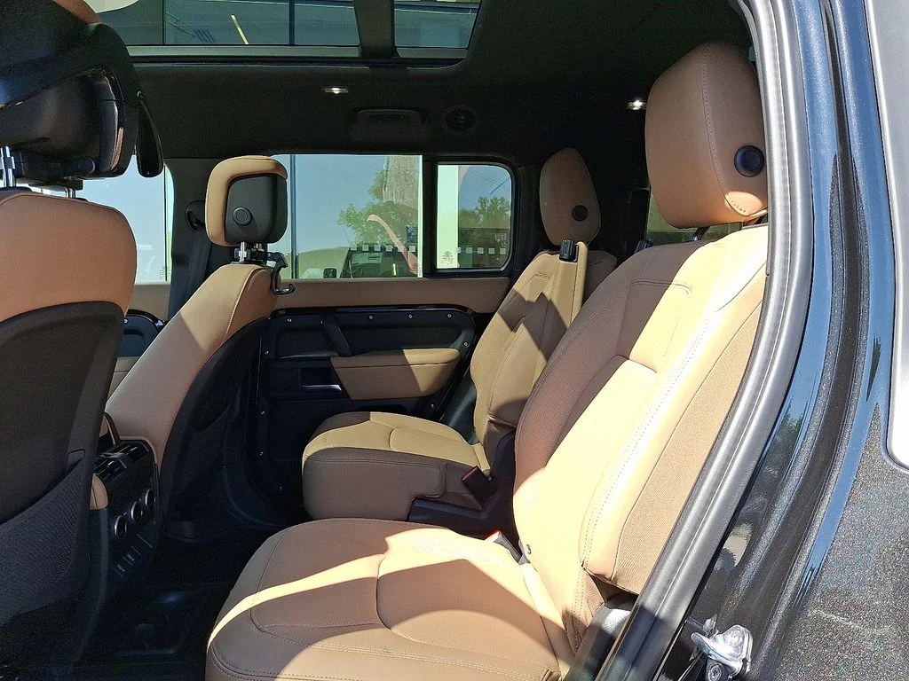 New 2026  Land Rover X-Dynamic SE image 7