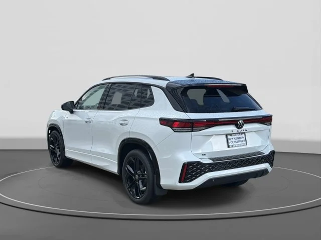 2026 Volkswagen Tiguan photo 3