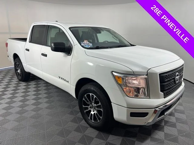 2022 Nissan Titan SV