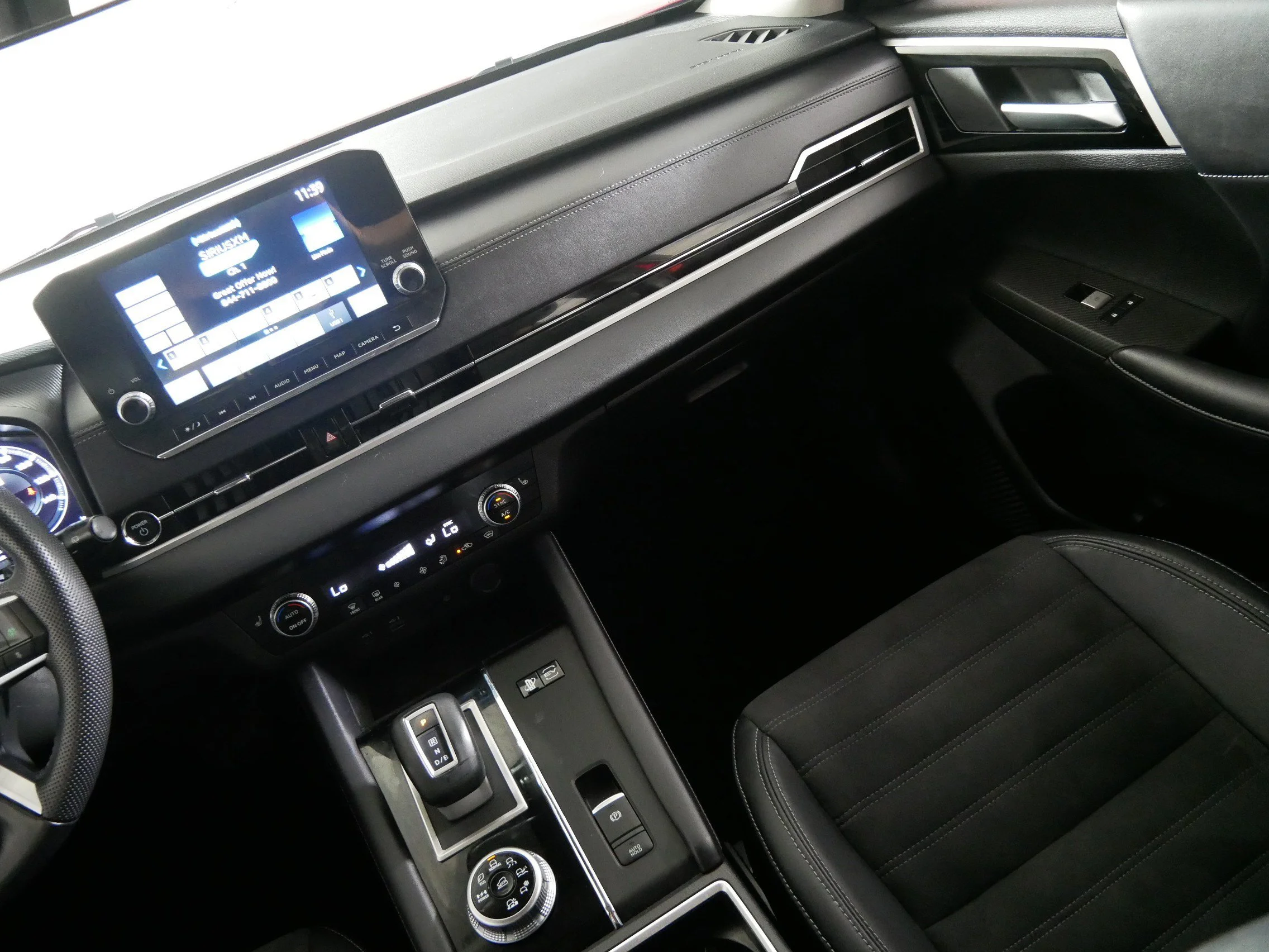 Used 2023 Red Diamond Mitsubishi SE image 11