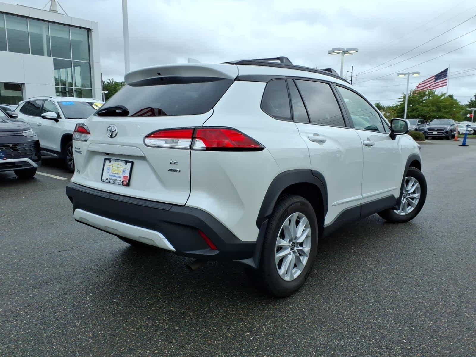 Used 2023 Wind Chill Pearl Toyota LE image 5