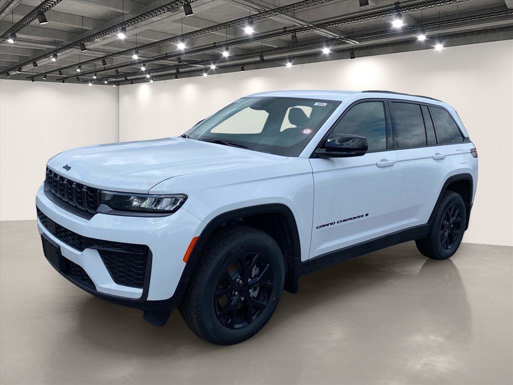 New 2026 Bright White Clear-Coat Exterior Paint Jeep Altitude image 2