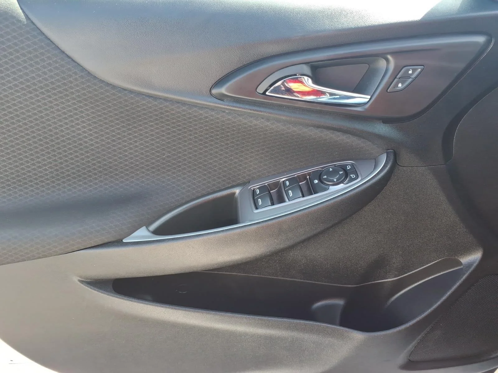 Used 2024 Summit White Chevrolet LT image 24