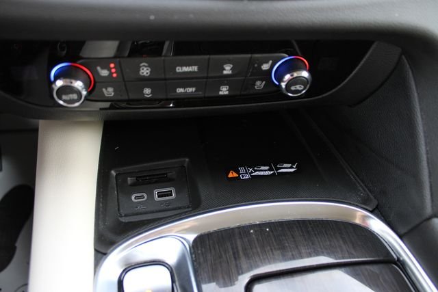 Used 2022 White Buick Premium Group image 20