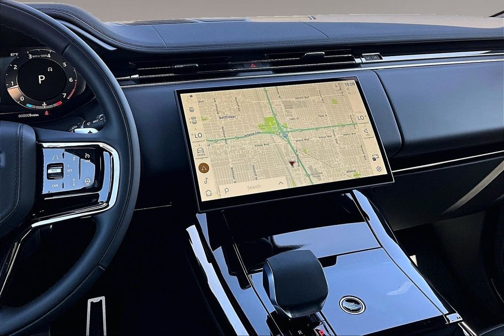 New 2026 CARPATHIAN GREY Land Rover Dynamic SE image 6