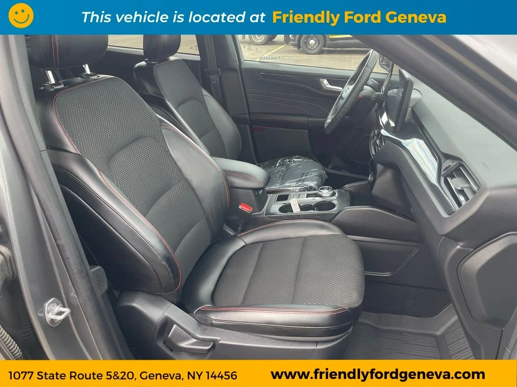 Used 2025 Gray Ford ST-Line image 16