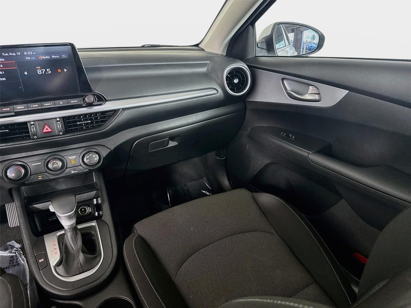 Used 2023 Snow White Pearl Kia LXS image 22