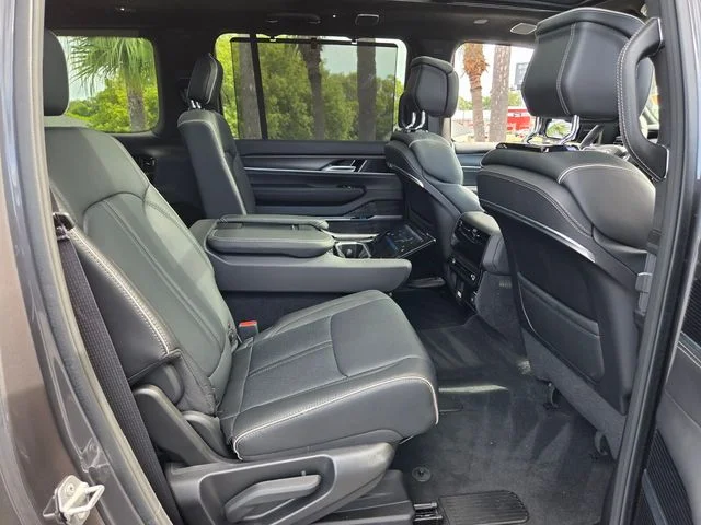 2025 Jeep Grand Wagoneer L Series II - Photo 16