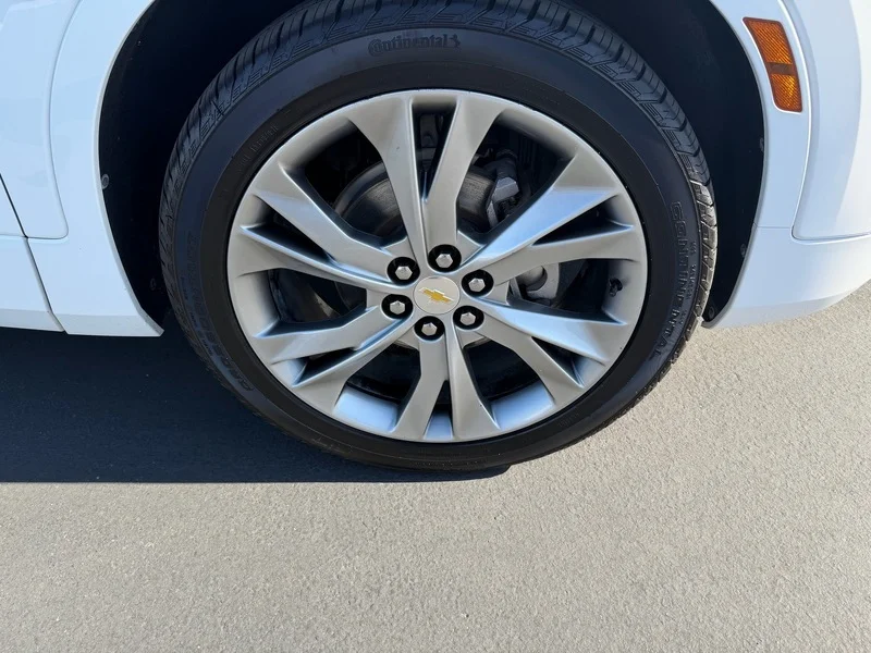 Used 2019 SUMMIT WHITE Chevrolet Premier image 29