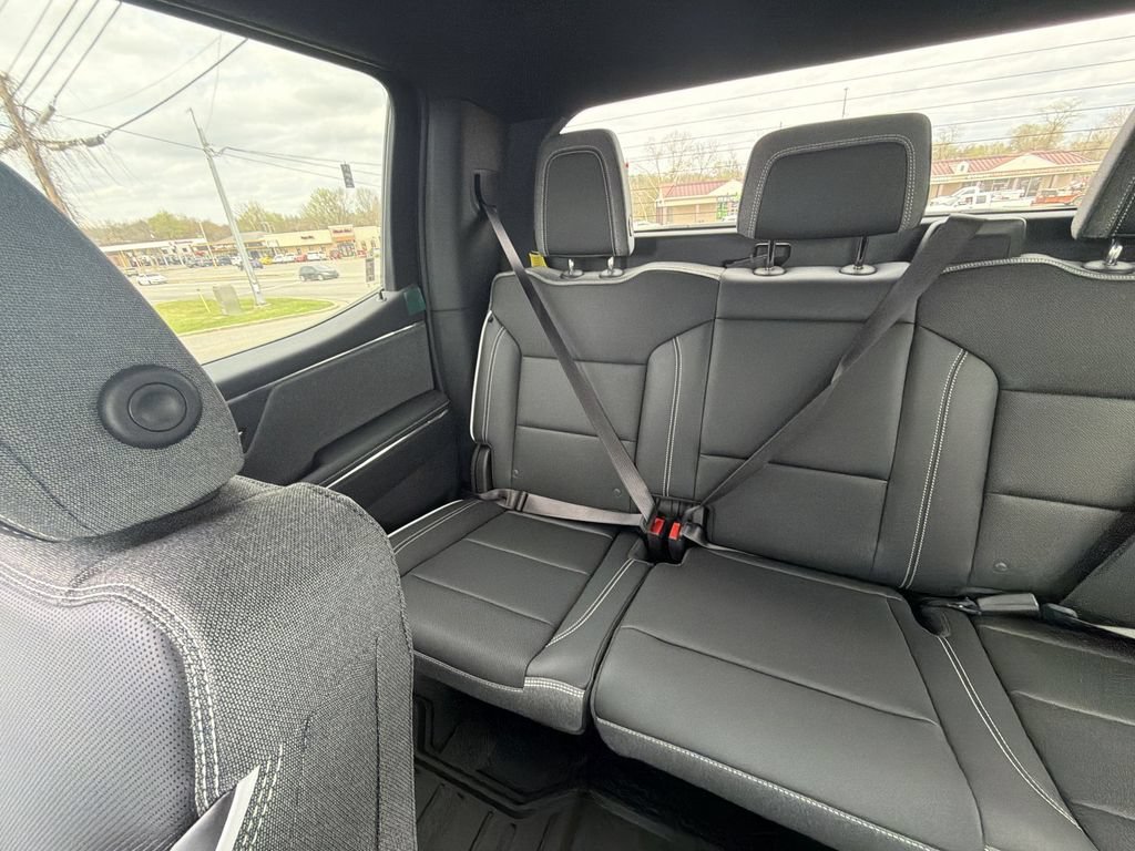 New 2026 Onyx Black GMC Elevation Standard Range image 12
