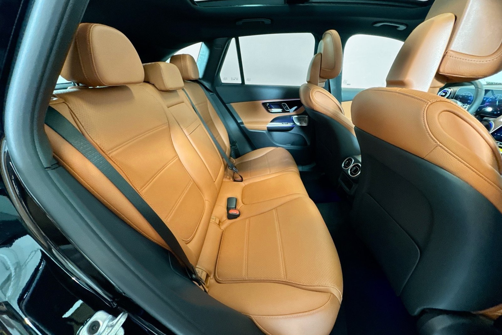 New 2026 Black Mercedes-Benz GLC 300 image 25