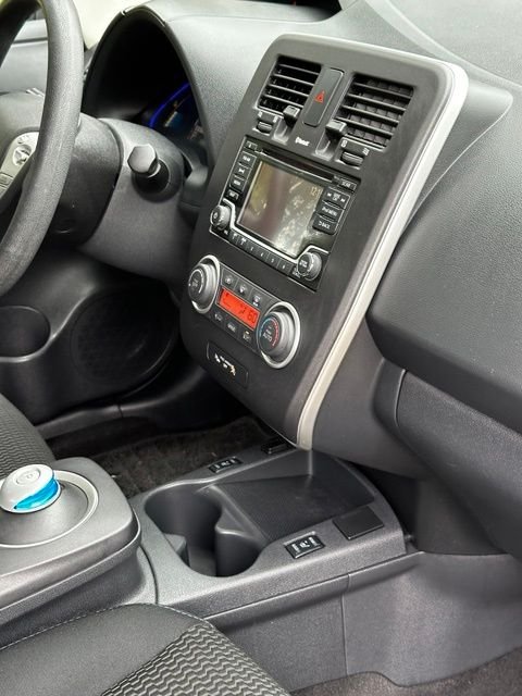 Used 2017 Brilliant Silver Nissan S image 25