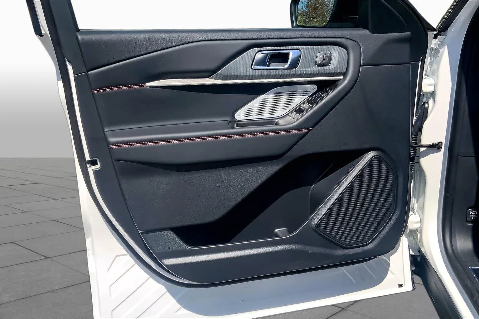 New 2026 Star White Metallic Tri-Coat Ford ST image 11