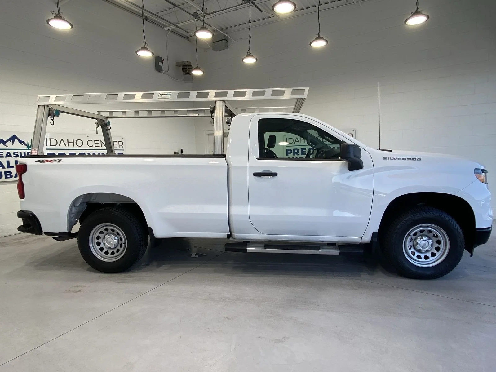 2022 Chevrolet Silverado 1500 Work Truck - Photo 9