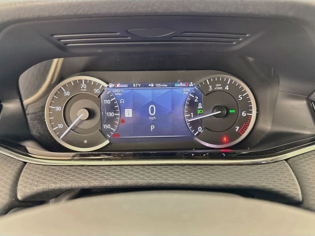 Used 2023 White Land Rover R-Dynamic S image 12