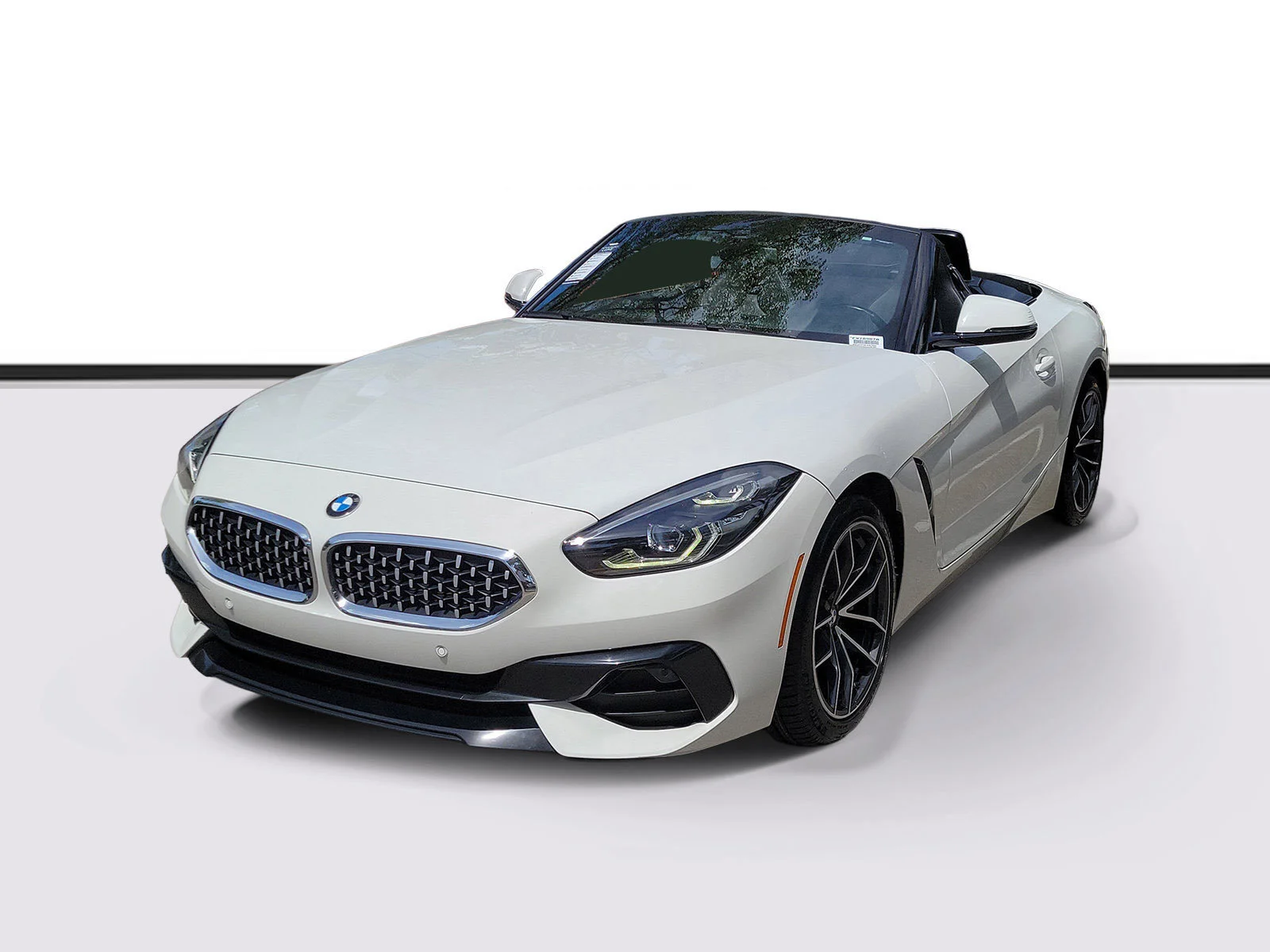 Used 2020 Alpine White BMW sDrive30i image 2