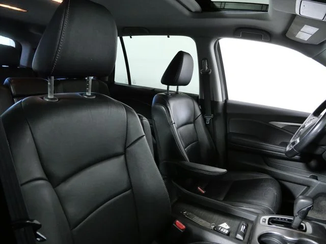 Certified Used 2019  Honda EX-L image 8