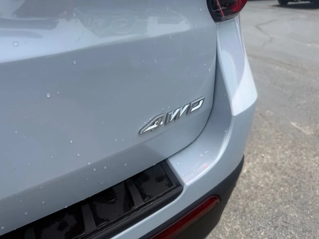 New 2026 Space White Metallic Ford Active image 35