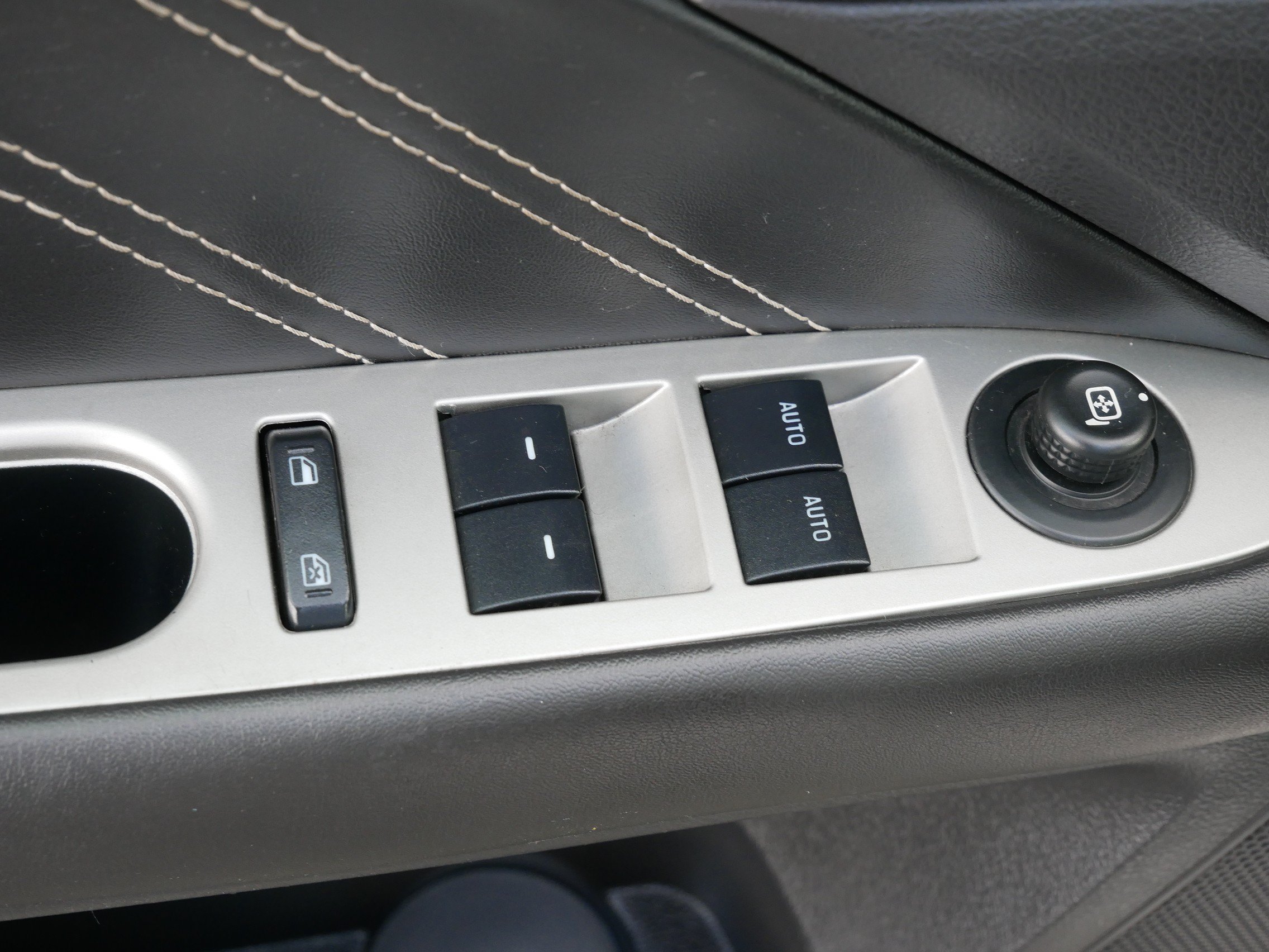Used 2012 White Ford SPORT image 18