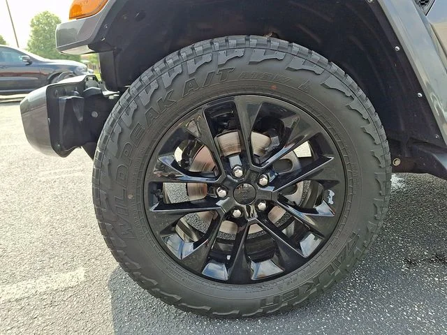 Certified Used 2021 Gray Jeep Overland image 28