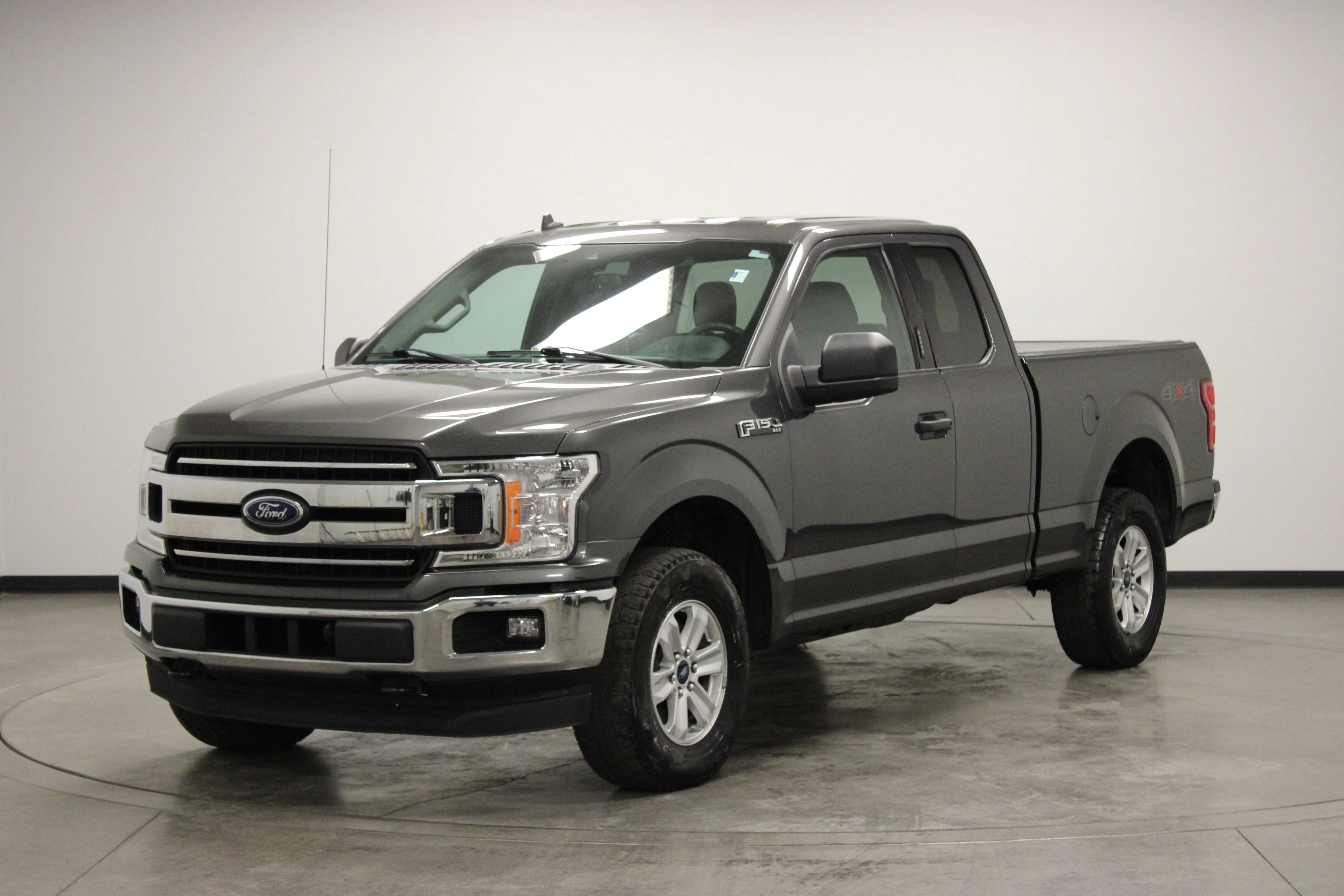 Used 2020 Magnetic Metallic Ford XLT image 4