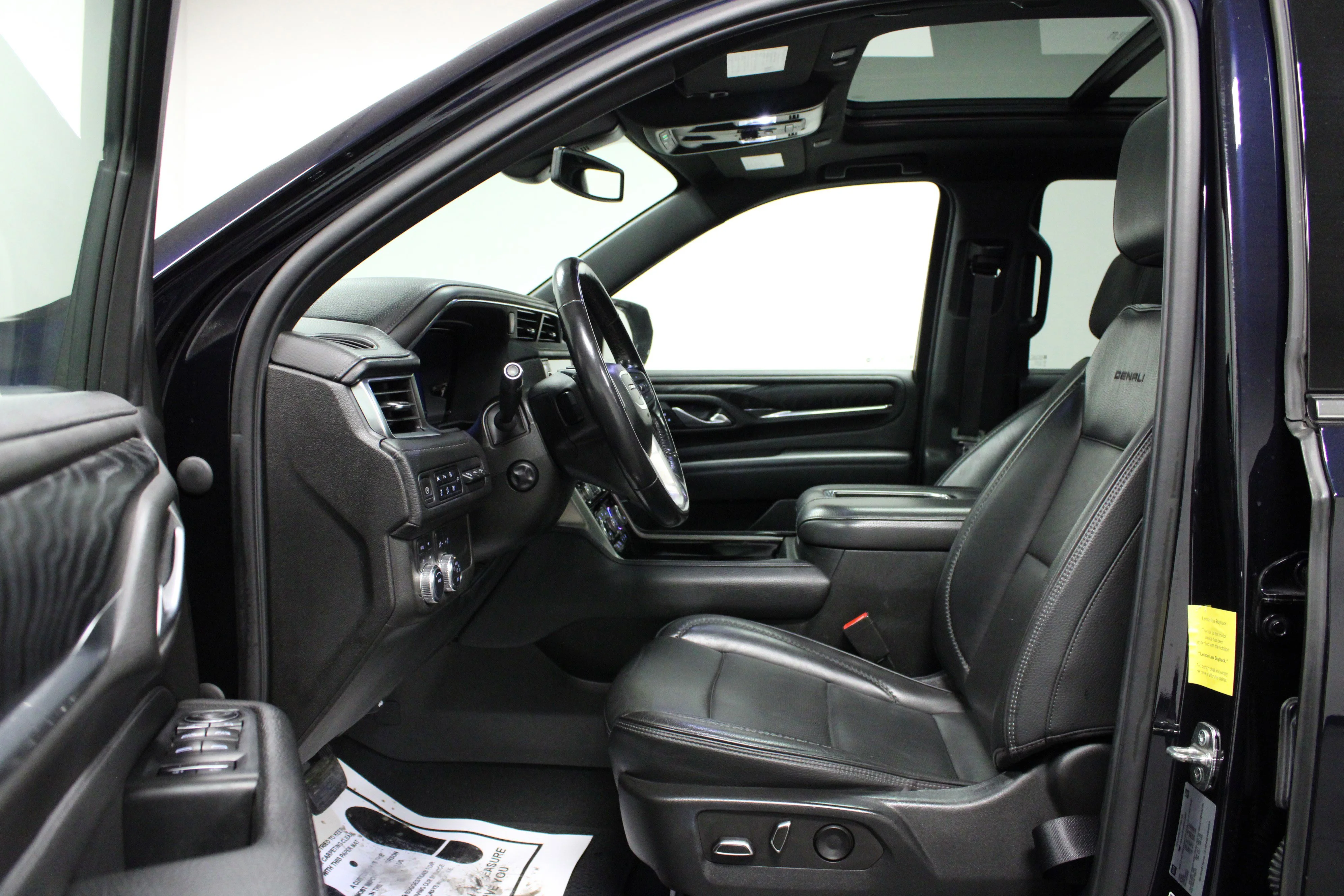 Used 2022 Midnight Blue Metallic GMC Denali image 12