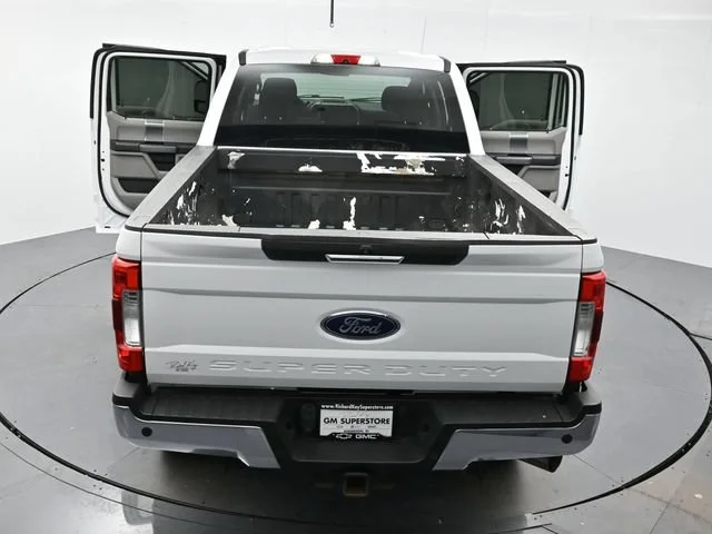 Used 2018 White Ford XL image 38