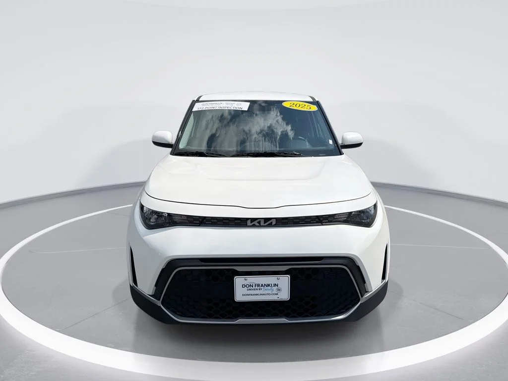 Used 2025 White Kia LX image 3