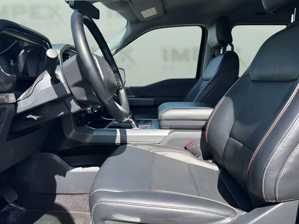 Used 2022  Ford XL image 9