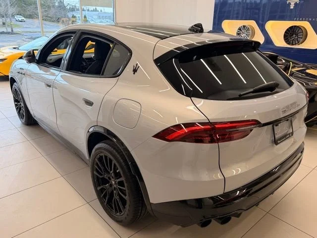 Used 2025 White Maserati Modena image 3