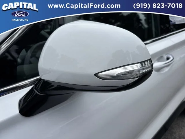 Used 2023 White Hyundai SEL image 12