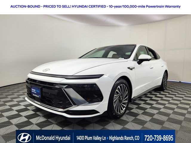 Used 2025 White Hyundai Limited image 1