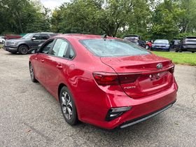 Used 2020 Currant Red Kia LXS image 7