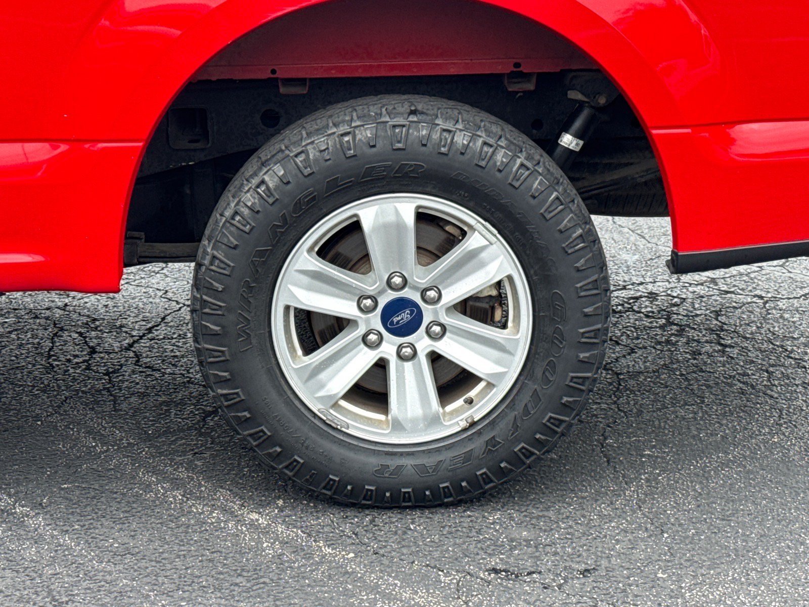 Used 2016 Red Ford  image 9