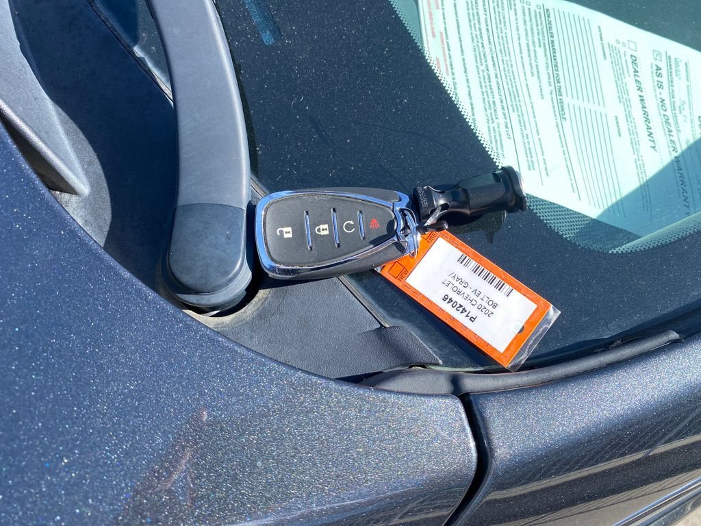 Used 2020 NIGHTFALL GRAY METALLIC Chevrolet LT image 28