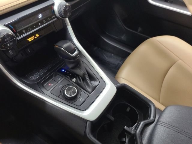 Certified Used 2022 Blizzard Pearl Toyota Hybrid XLE Premium image 32