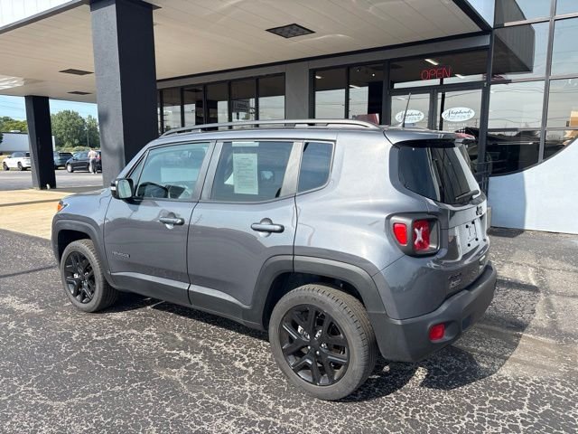 Used 2023 Gray Jeep Altitude image 5