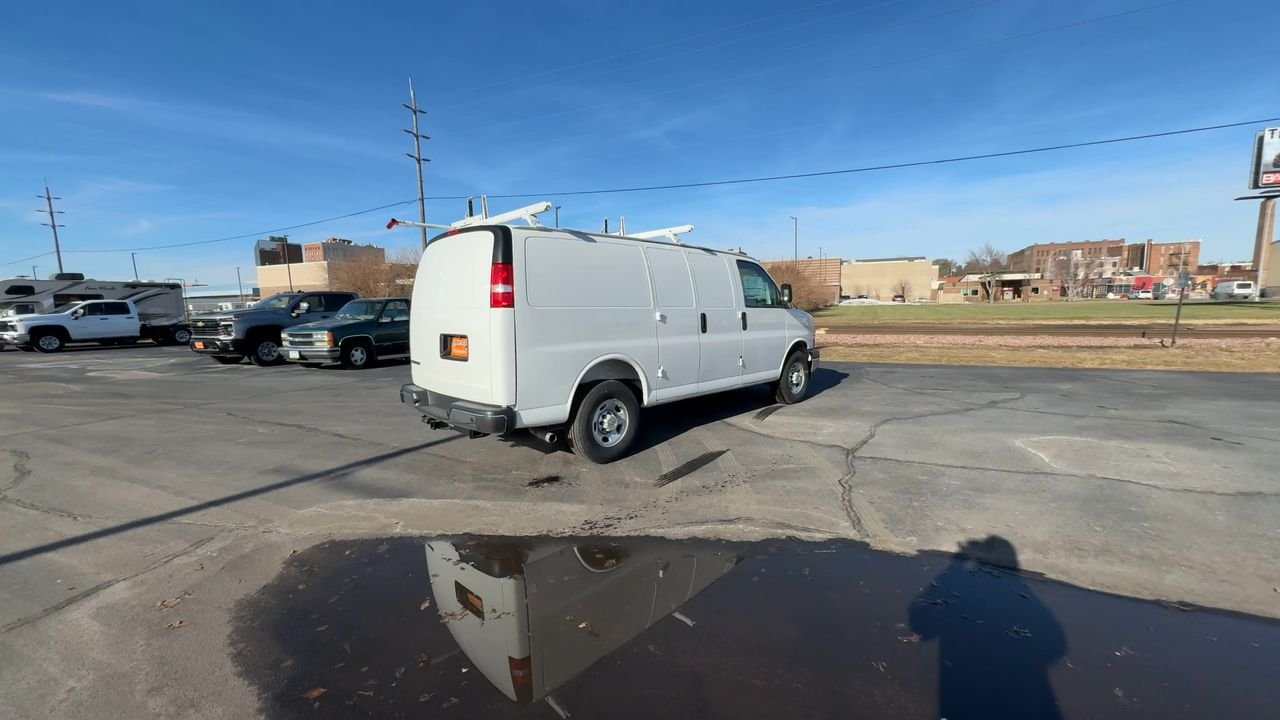 2025 Chevrolet Express Cargo Work Van - Photo 32