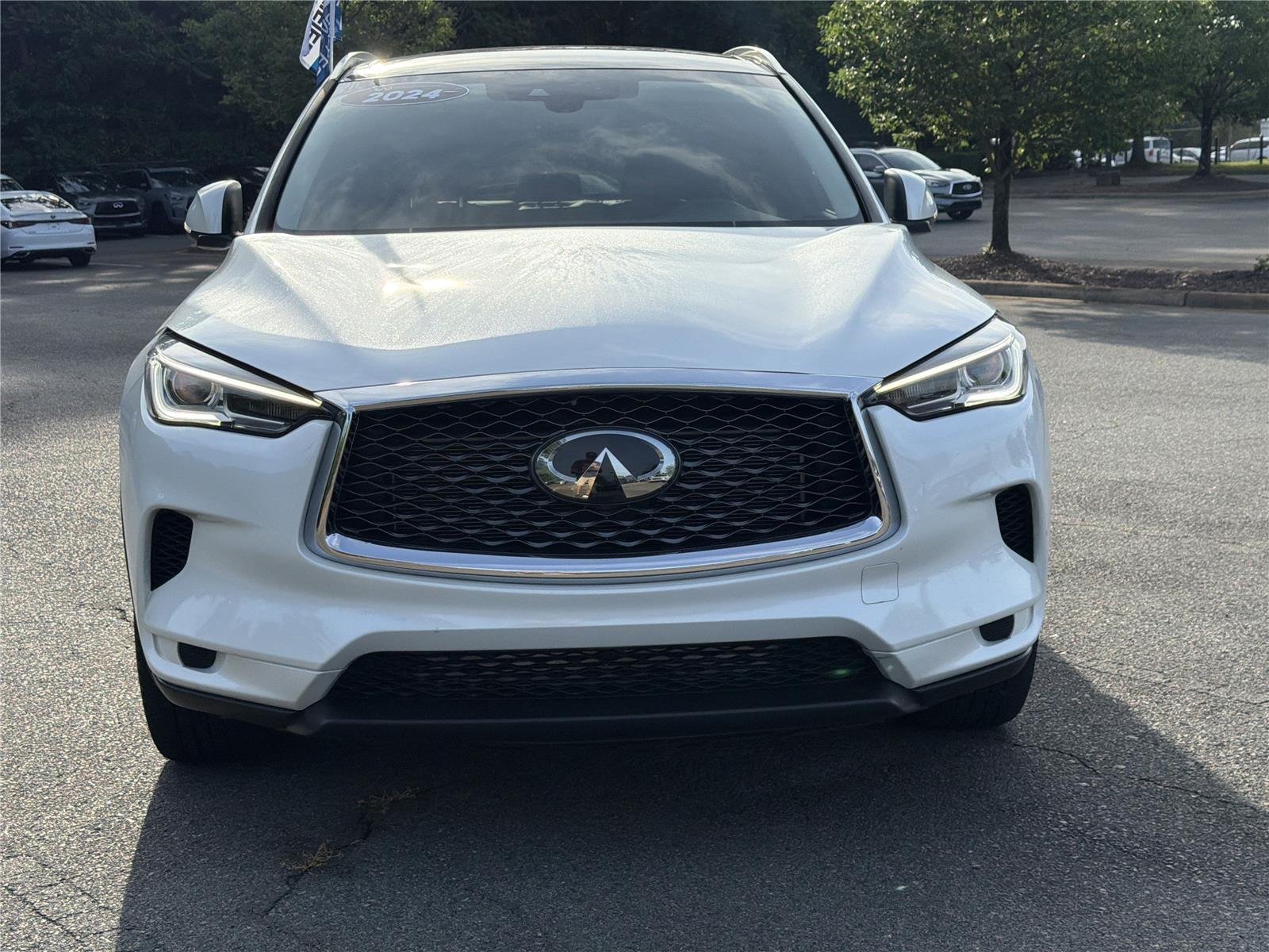 Certified Used 2024 Radiant White INFINITI LUXE image 33